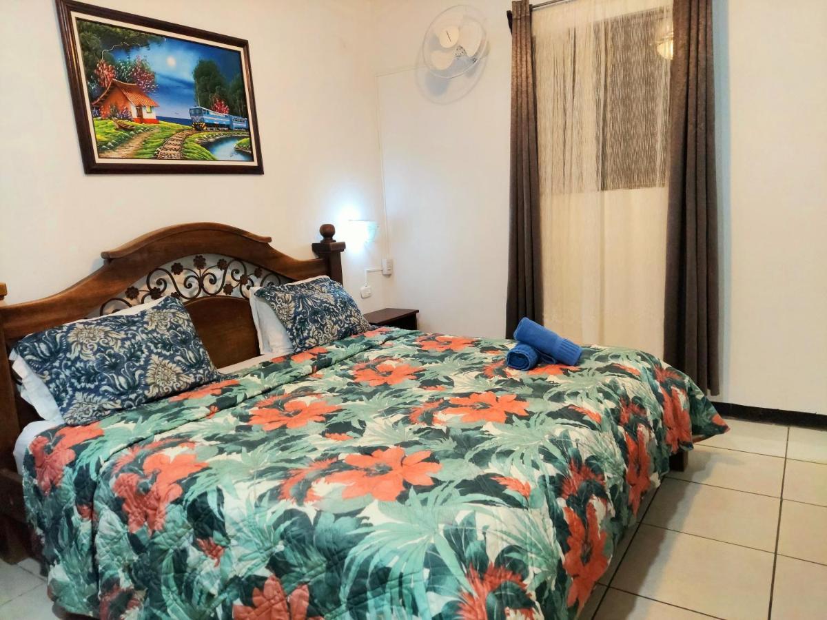 Loma Tranquila Aparthotel Pilas Exterior photo