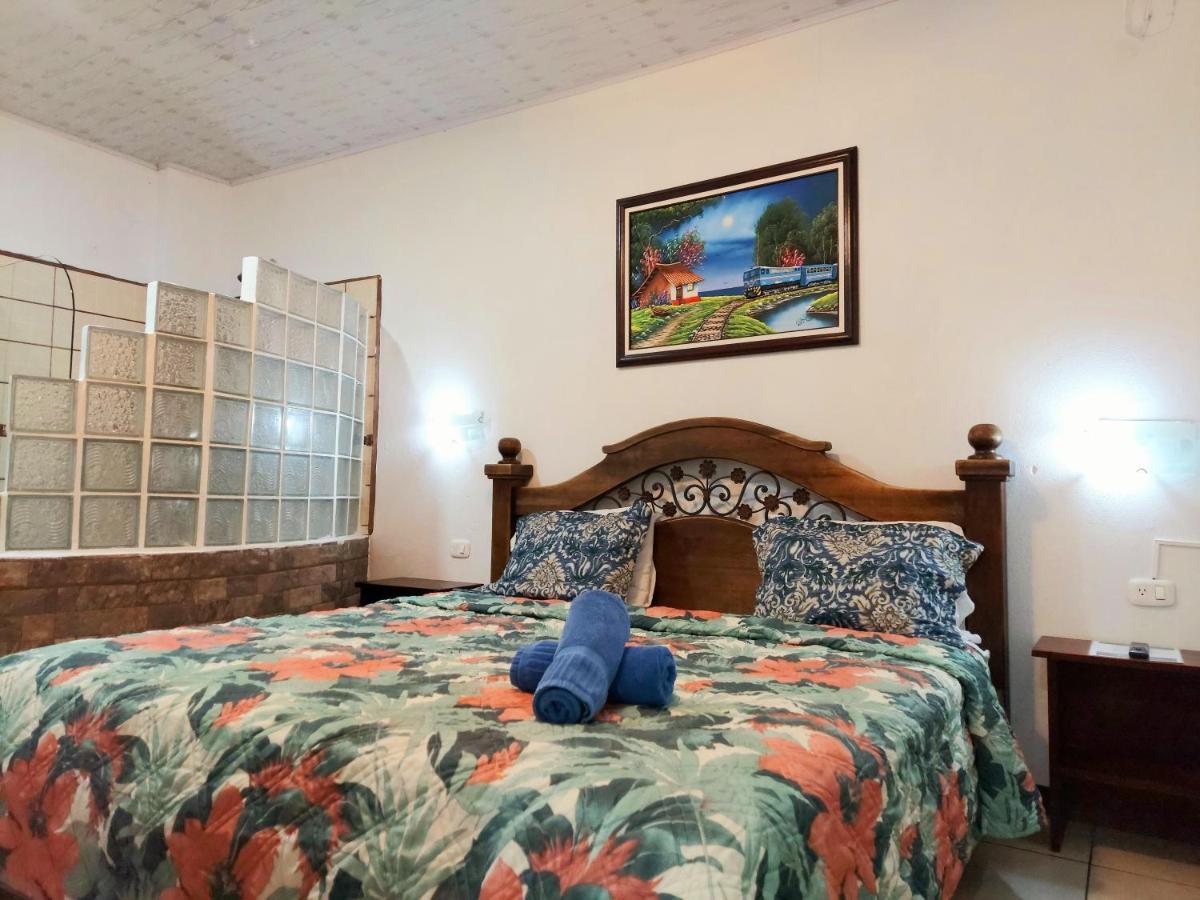 Loma Tranquila Aparthotel Pilas Exterior photo