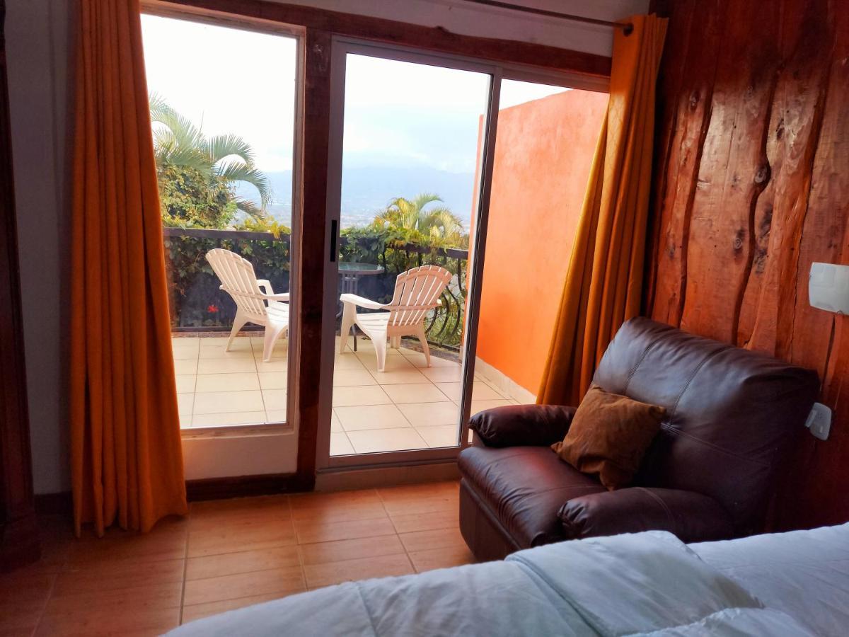 Loma Tranquila Aparthotel Pilas Exterior photo