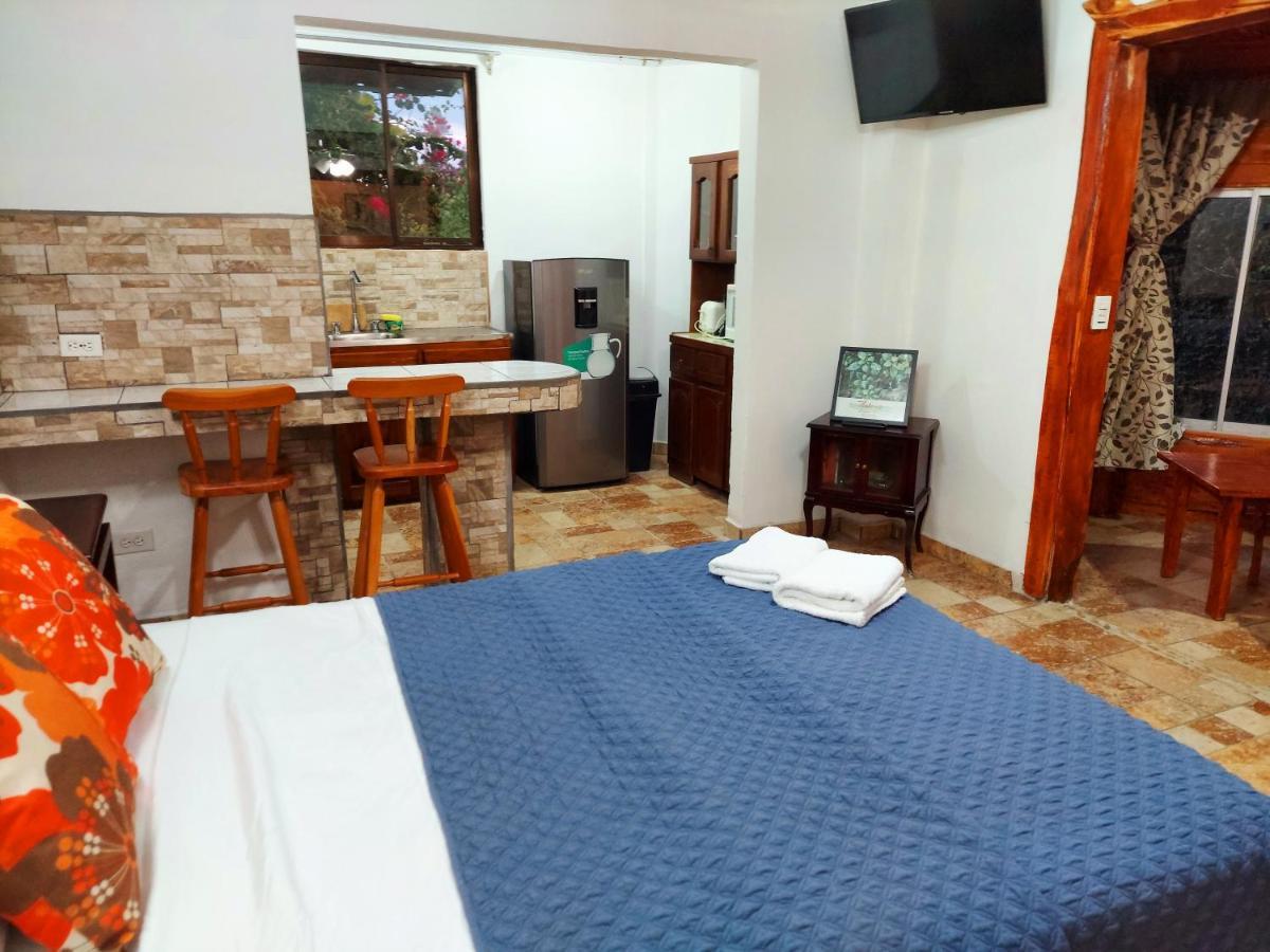 Loma Tranquila Aparthotel Pilas Exterior photo